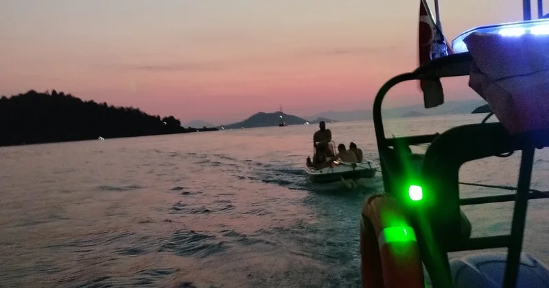 Makine arızası nedeniyle sürüklenen tekne kurtarıldı