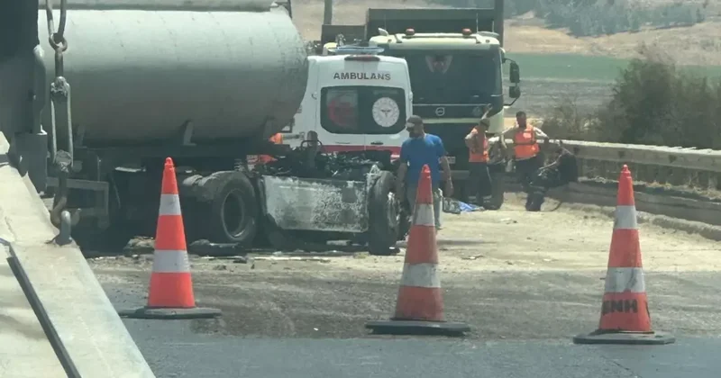 TAG Otoyolu nda feci kaza: Tanker ile kamyon kafa kafaya çarpıştı: 2 ölü