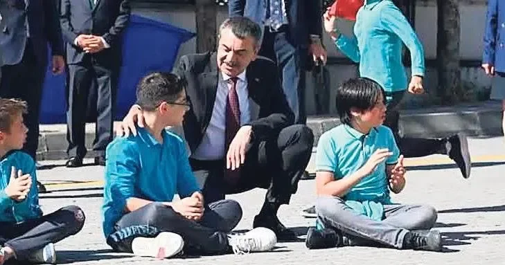 MELİH ALTINOK Peki, bu Bahçeşehir Koleji’ne ne diyelim Sayın Çömez?