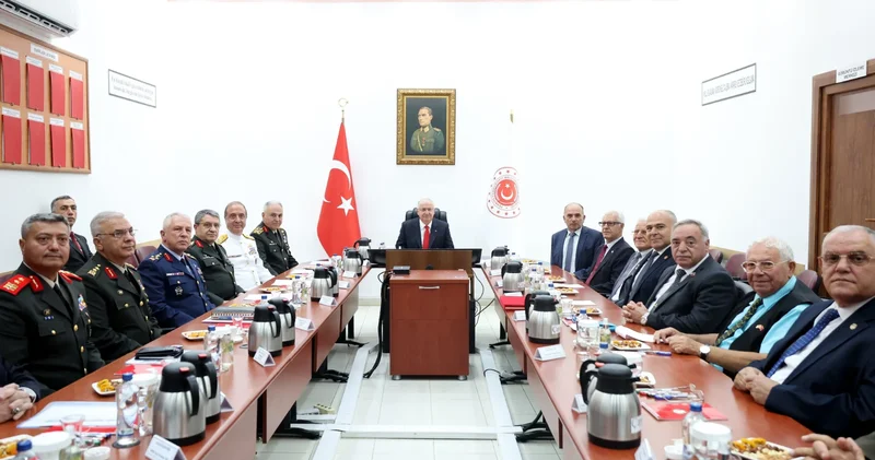 Bakan Güler, Kıbrıs Şehit ve Gazi Dernekleri’nin üyeleriyle bir araya geldi