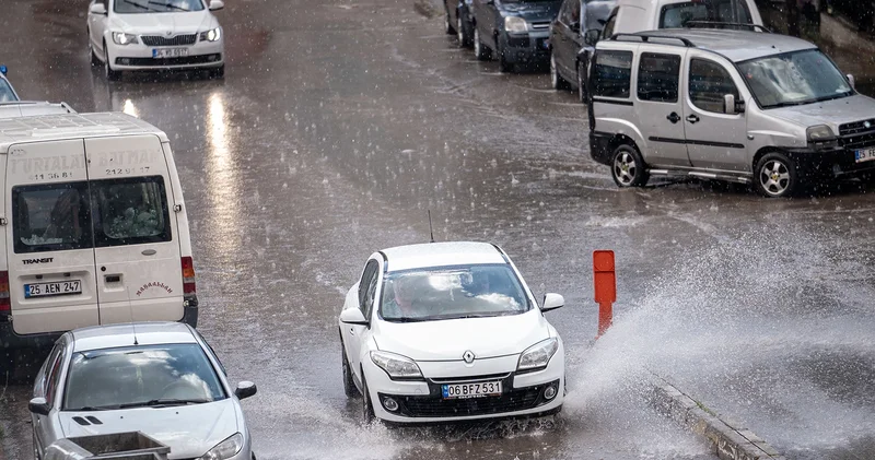 Erzurum da sağanak etkili oldu