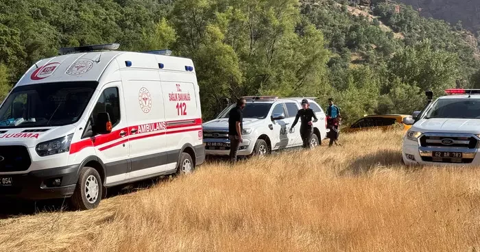 Tunceli de acı olay! Serinlemek için çaya giren arkadaşlardan biri kurtulamadı