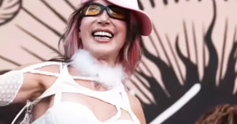 Hande Yener in plaj konseri tarzı gündem oldu Sözcü Gazetesi