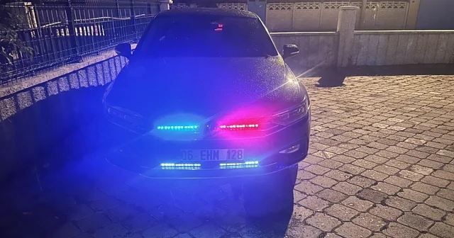 Çorum da usulsüz çakar kullanılan aracın sürücüsü ve sahibine para cezası Çorum Haberleri