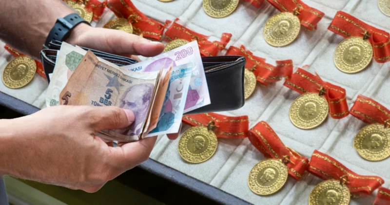 HAFTA SONU ALTIN FİYATLARI TAKİP EKRANI 20 TEMMUZ 2025: Bugün Cumhuriyet altını, 22 ayar bilezik, ons, tam, yarım, çeyrek ve gram altın fiyatı ne kadar, kaç lira?