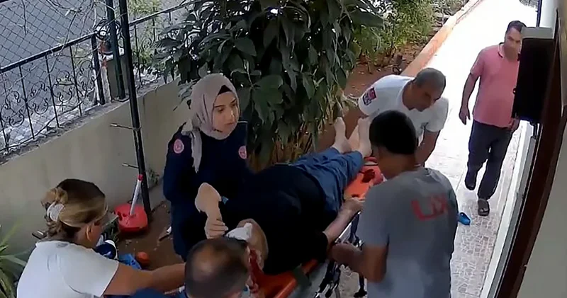 Merdivenden düşüp yaralandı, kuryenin ihbarıyla hastaneye kaldırıldı