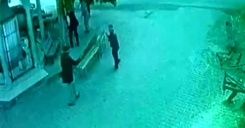 93 Yaşındaki Adam Silahla Köy Meydanını Basıp Ateş Açtı