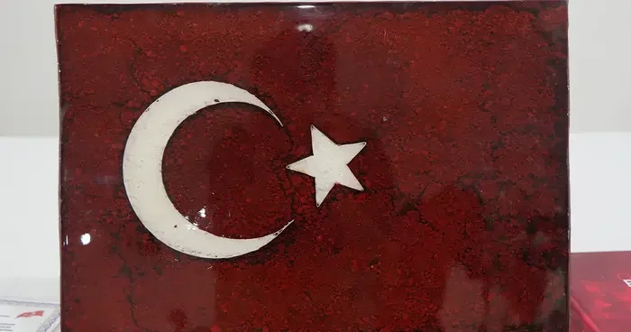 Türkiye de bir ilke imza attı: Bakır Rölyef Sanatı ile şehitlerin hatırası yaşatılıyor