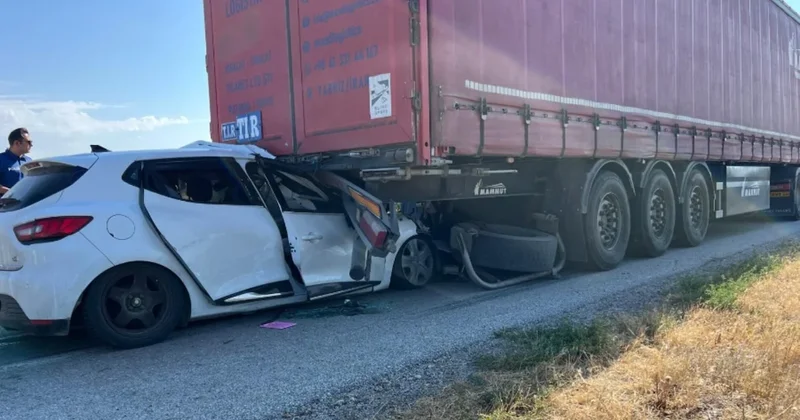 Sivas ta otomobil tıra arkadan çarptı: 1 ölü, 5 yaralı Sözcü Gazetesi