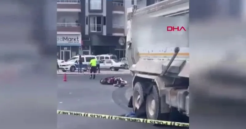 Mersin de feci kaza! Motosiklet kamyonun altında kaldı