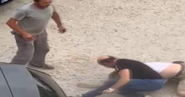 Otopark kavgası kanlı bitti: Aynı silahla birbirlerini yaraladılar VİDEO İZLE