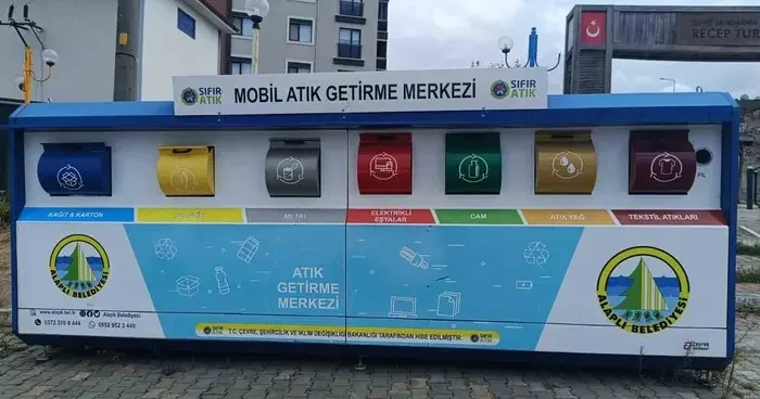 Vatandaş, mobil atık getirme merkezinin dolu olmasına tepki