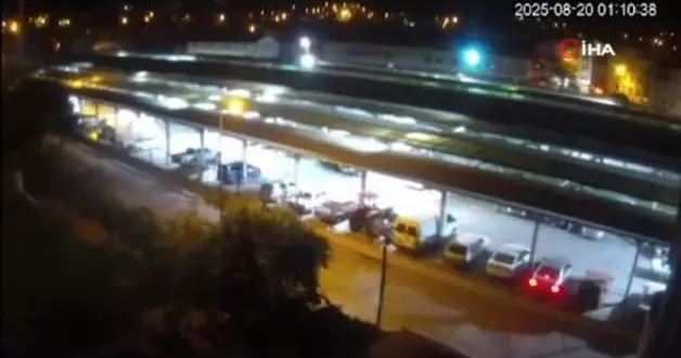Depremin şiddeti böyle görüntülendi: Korku dolu anlar kameraya yansıdı!