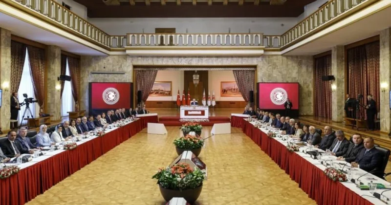 Sekiz önemli isim Süreç Komisyonu na davet edildi