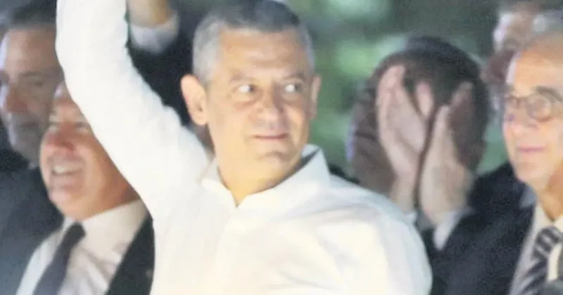 SON DAKİKA CHP’de koltuğu koruma telaşı! Özgür Özel den Kemal Kılıçdaroğlu na tasviye operasyonu
