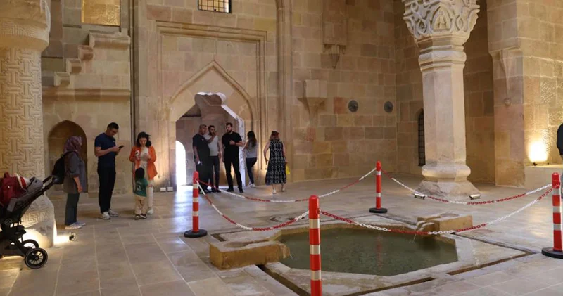 8 asır önce akıl hastaları tedavi ediliyordu; eşsiz eser bilim insanlarını hayran bırakıyor