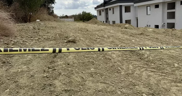 Villa bahçesinde ceset bulundu: 3 4 ay önce gömülmüş