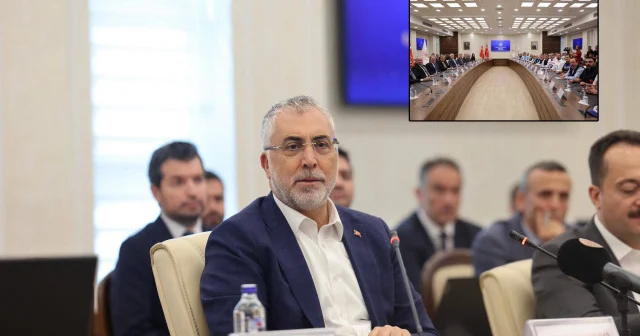 Bakan Işıkhan: Memurlarımızın haklarını genişletmek için mesai harcadık Türkiye Ekonomisi Haberleri