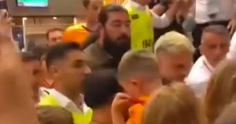 Icardi Galatasaray taraftarına kafa attı