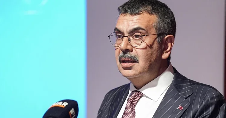 Bakan Tekin den yabancı dil eğitiminde düzenleme açıklaması Bu konuyla ilgili trajik bir örnekle karşılaştım