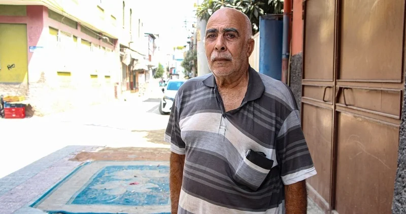 Adana da mahalleli çareyi halılarla aradı
