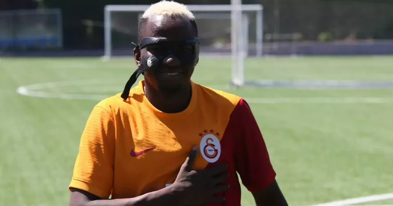Eskişehir de yaşayan Kamerunlu Youssouf Adamou nun, Osimhen e benzerliği dikkat çekiyor Fanatik Spor Haberleri Video