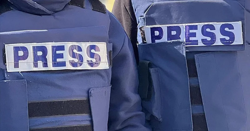 Katil İsrail in kurşunuyla gözünü kaybeden Filistinli gazeteci gözaltına alındı