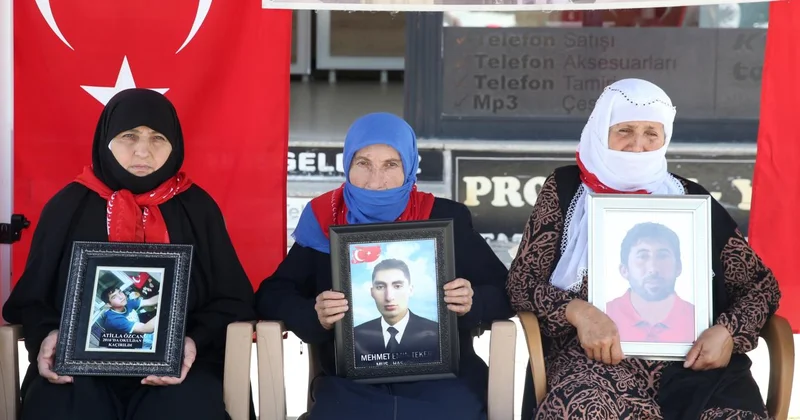 Muşlu aileler DEM Parti önündeki eylemlerini sürdürdü