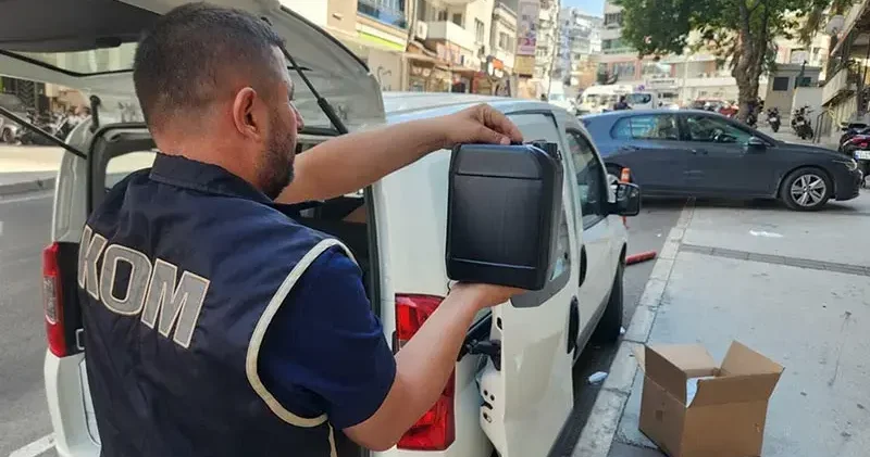 İzmir de 5 milyon TL değerinde kaçak ürün ele geçirildi
