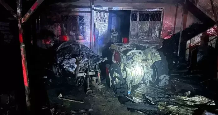 Bilecik te yangın: Tarım ekipmanları kül oldu