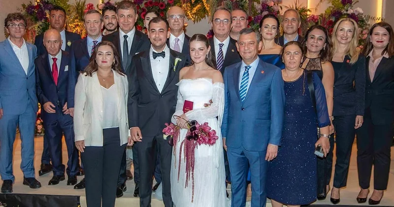 Olağanüstü kurultay öncesi CHP lileri buluşturan düğün Sözcü Gazetesi