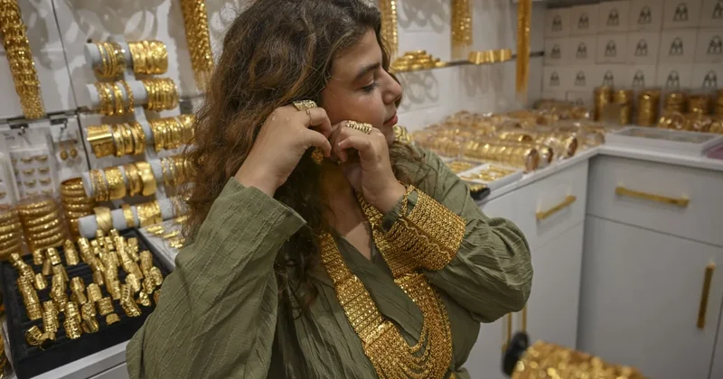 Düğünlerde yeni moda: Gelinleri altın yerine imitasyon süslüyor Sözcü Gazetesi