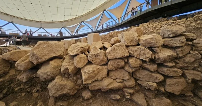 Göbeklitepe de bulunan insan heykeli Neolitik Dönem algılarını yeniden şekillendiriyor