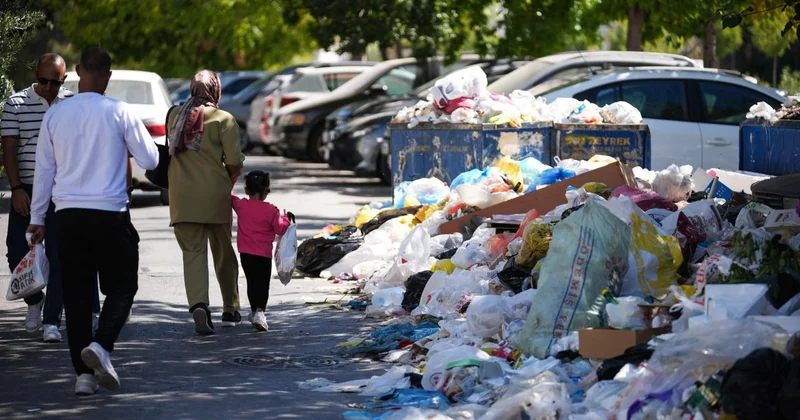 İzmir Buca çöpten geçilmez oldu