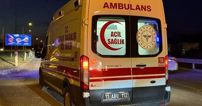 Bilecik te tırla otomobil çarpıştı: 4 yaralı