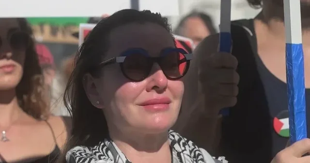 Polonya’da Gazze’ye destek gösterisi: Ellerinde Filistin bayraklarıyla yürüdüler VİDEO İZLE