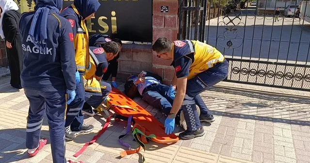 Hafif ticari araç, otomobile çarptı; 4 yaralı Bursa Haberleri