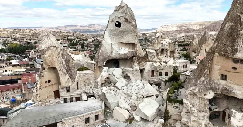 Kapadokya da milyonlarca yıllık peribacası yıkıldı