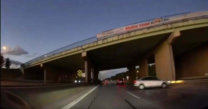 Kartal’da selektör atarak kaza yaptırdı; yoluna devam etti