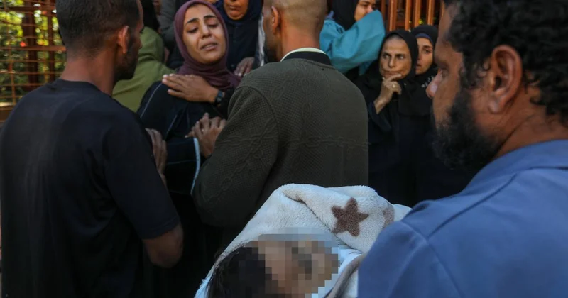 Katil İsrail 7 aylık bebeği annesinin kucağında öldürdü