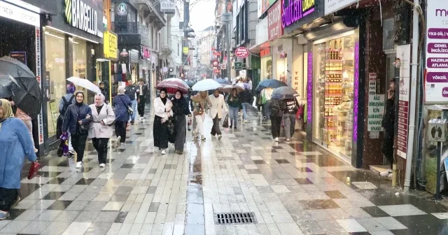 Trabzon da sağanak etkili oldu VİDEO İZLE