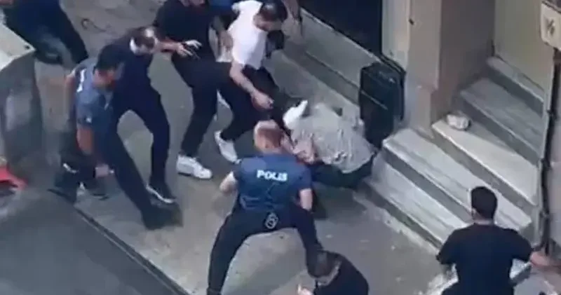 Gaziosmanpaşa da eski eşi kapısına bıçakla dayanan kadın: Bu adamdan kurtulmam için ölmem mi gerekiyor