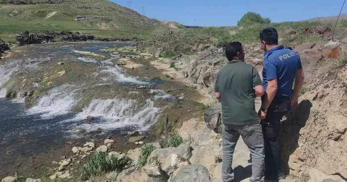 Van’da polislerin inci kefali nöbeti