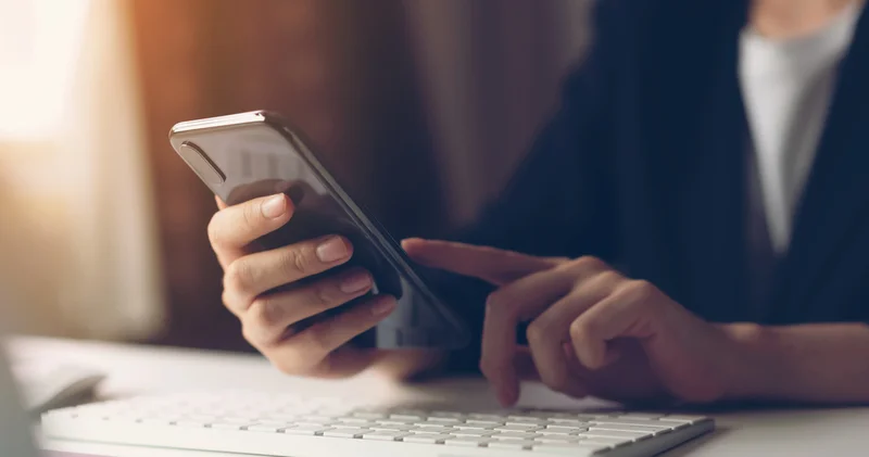 Telefonun seni dinliyor mu? Bu ayarları kapat, verilerini koru!