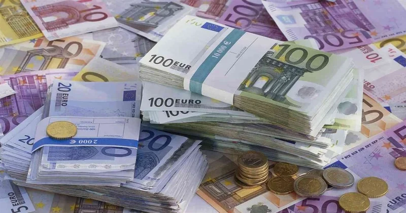 Euro yükseldi, 44 TL yi geçti