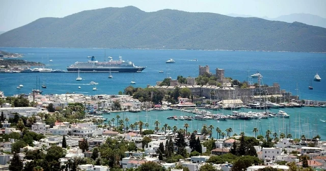 Bodrum da yaz sezonu oda fiyatları kişi başı 43 bin, plaj ücreti ise 6 bin TL ye kadar çıkıyor Muğla Haberleri