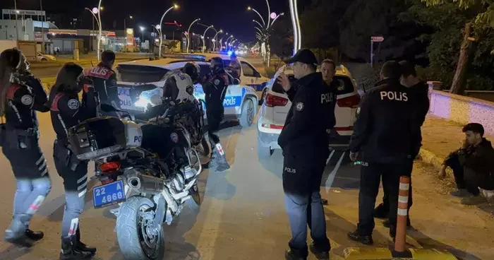 Edirne’de dur ihtarına uymayan ehliyetsiz sürücü polisi alarma geçirdi