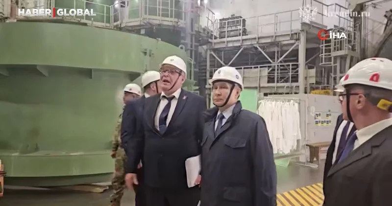 Putin, Ukrayna askerleri bölgeden çıkarıldıktan sonra ilk kez Kursk u ziyaret etti