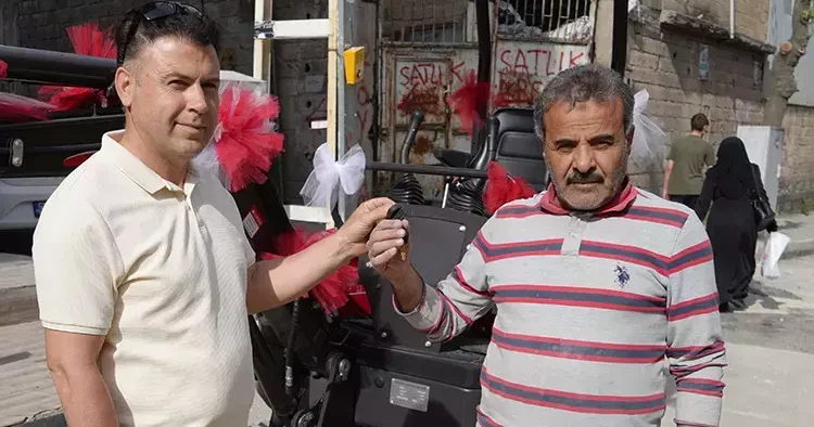 Patrondan Suriyeli işçisine vefa örneği: Ülkesine dönme kararı alınca hediye etti: Tam 1 milyon lira değerinde