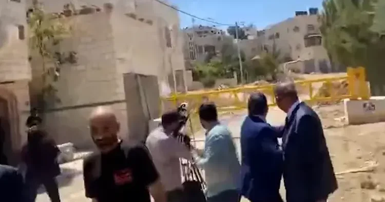 Dışişleri nden İsrail e çok sert tepki... İsrail askerleri, aralarında Türk diplomatların da olduğu heyete ateş açmıştı